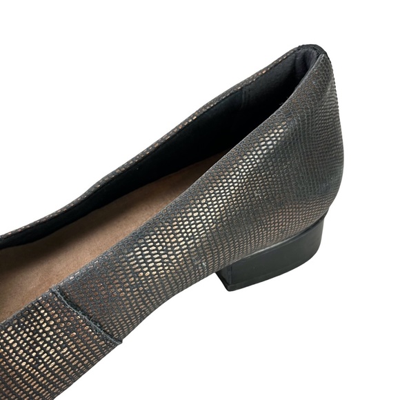 CLARKS Black Bronze Slip On Patent Leather Loafers Slip On Shoes Flats sz 7 M - Picture 11 of 16